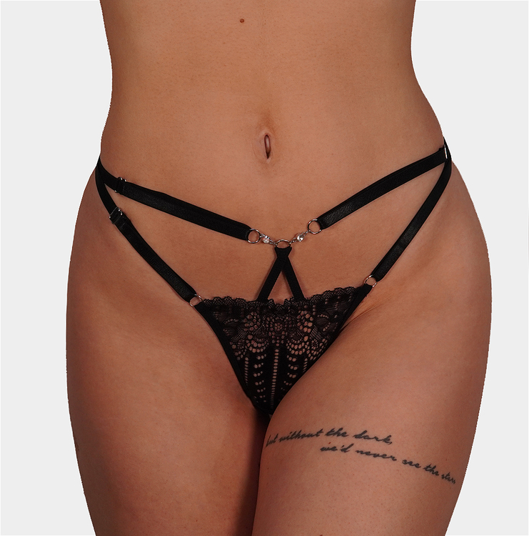 sexig svart stringtrosa i snygg design från Ldetails