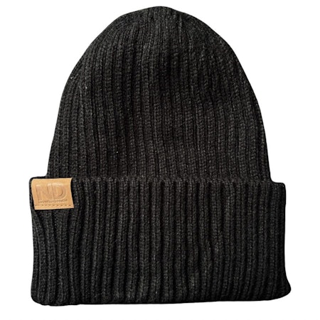 Novisen Design - Stickad mössa - Svart (NY)