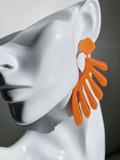 Stora fjädrar i orange