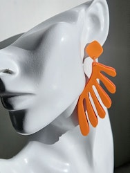 Stora fjädrar i orange