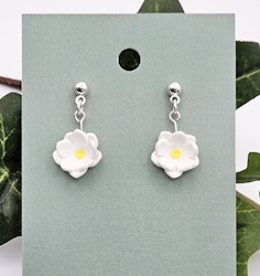 Små vita blommor