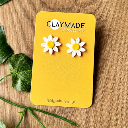Daisies studs