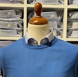 Rundhalsad tröja i Pima Cotton - ljusblå 065