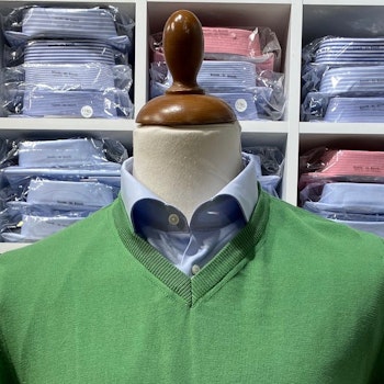 V-halsad tröja i Pima Cotton - grön 067