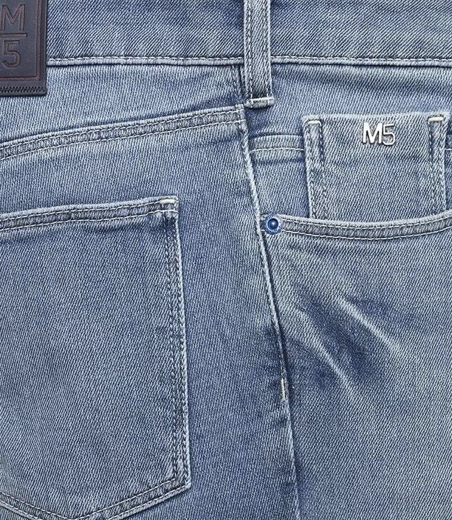 Ljusblå jeans i smal modell