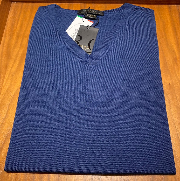 V-hals tröja i merino, blå, MV2004