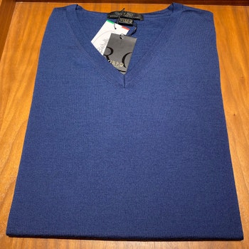 V-hals tröja i merino, blå, MV2004