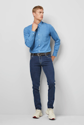 Mörkblå jeans i smal modell