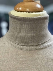 Turtleneck  stickad merino - beige