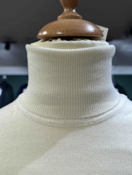 Turtleneck  stickad merino - vit