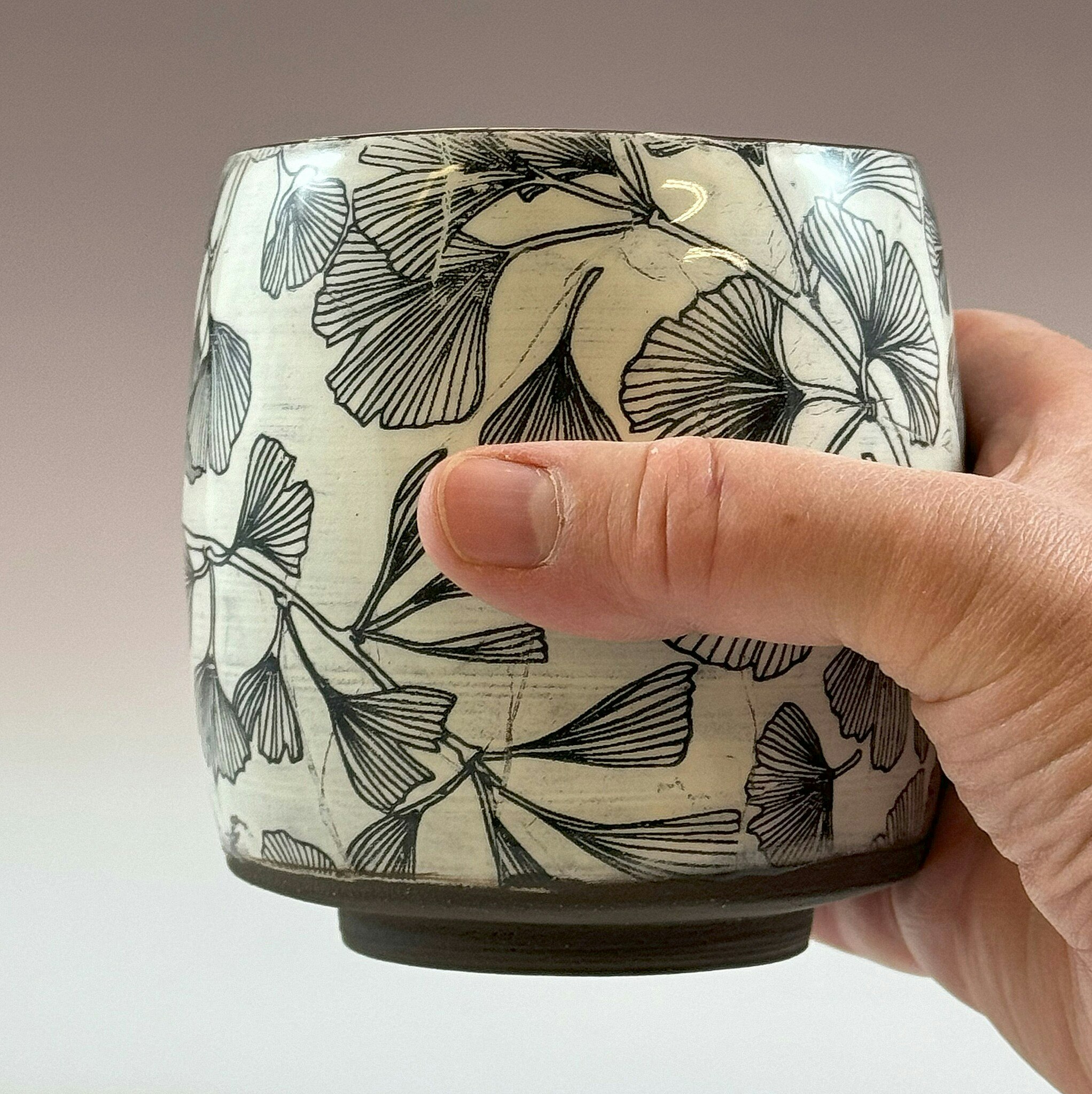 Stor Yunomi - kopp med Ginkomönster i svart