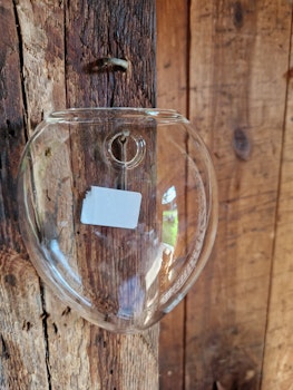 Glasvas vägg, stor öppning