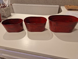 Plåtskål oval röd, mellan