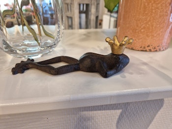 Groda med krona