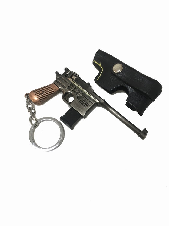 Keychain with pistols and revolvers - different variants