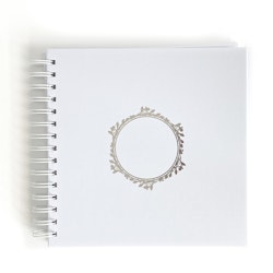 Scrapbook 20 cm krans - vit