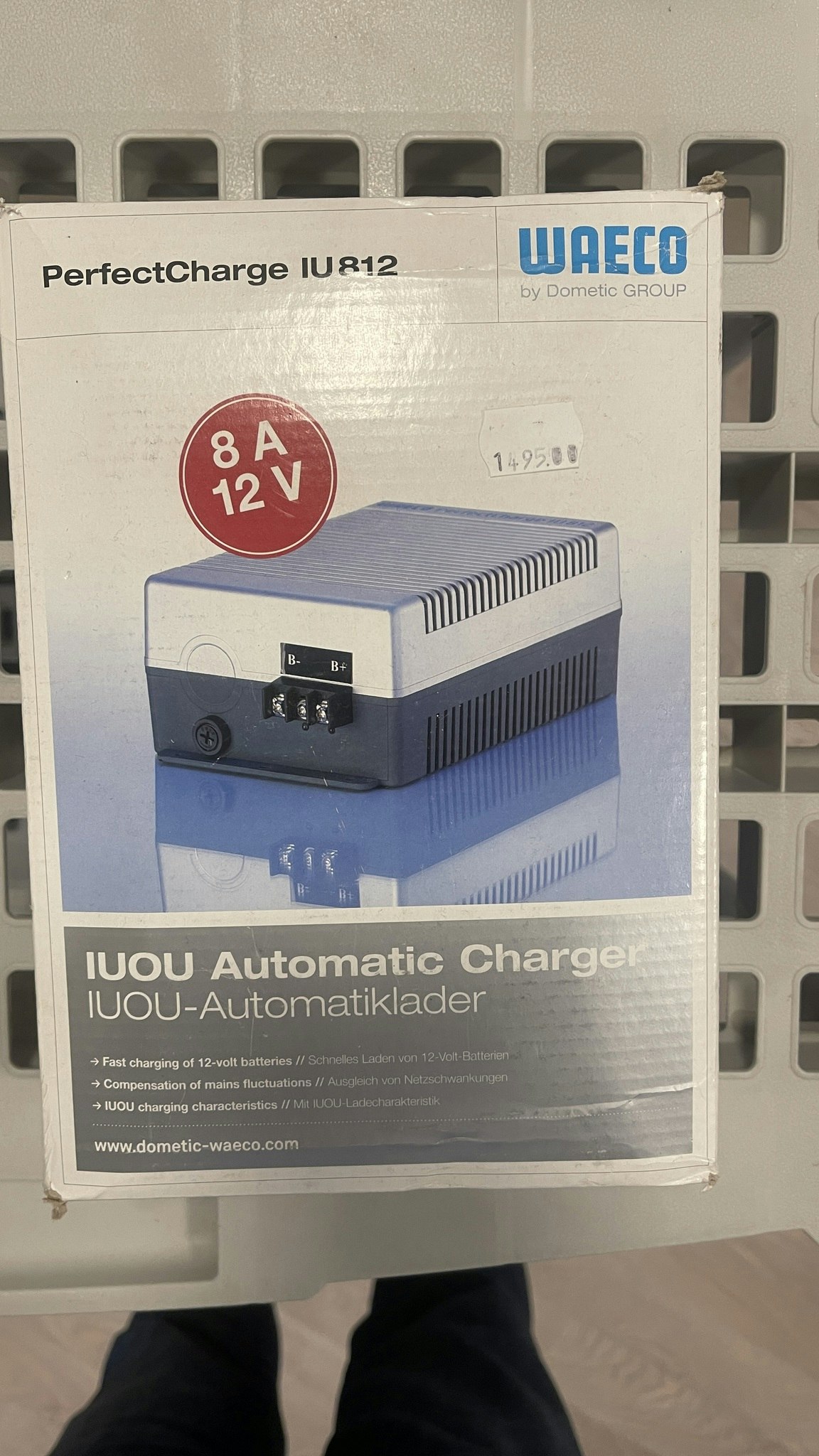 WAECO lader  8A - 12V