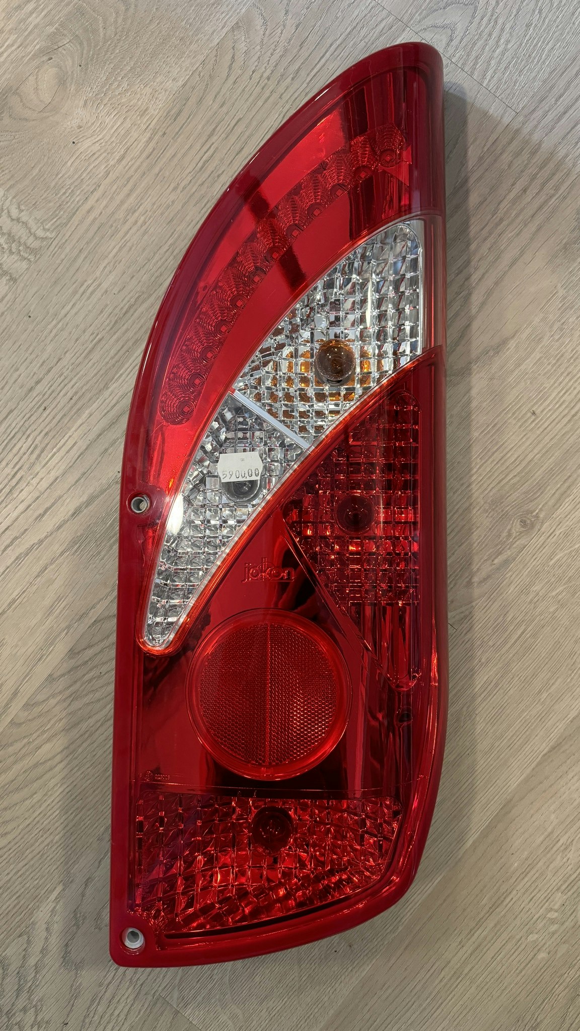 Yokon 3100, baklykt høyre