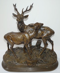 Hjort i bronse. "Jakt" av Alfred Dubucand.