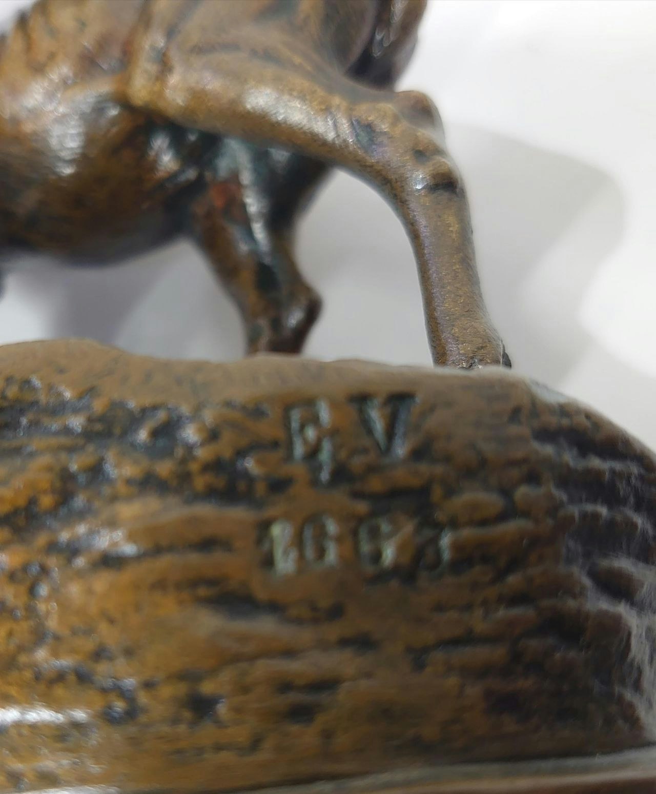 Hjort i bronse. "Jakt" av Alfred Dubucand.