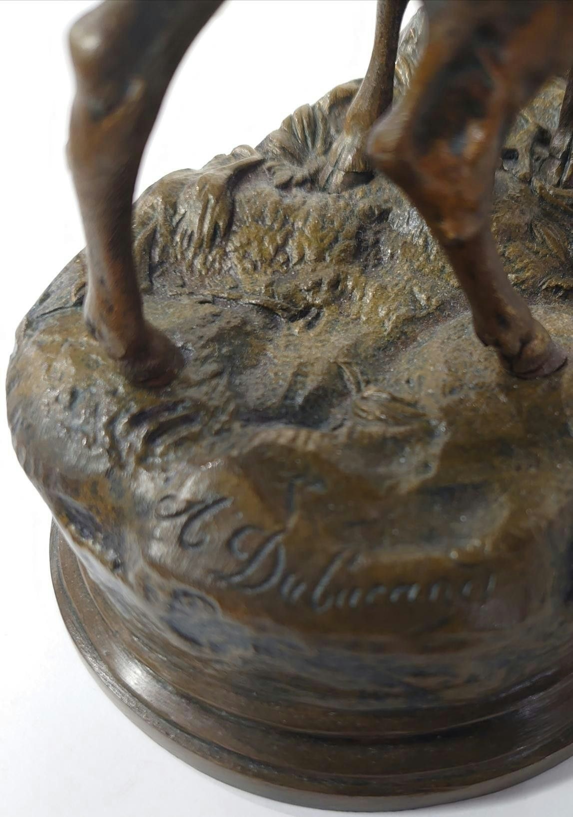 Hjort i bronse. "Jakt" av Alfred Dubucand.