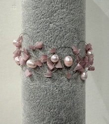Armbånd  med  ferskvannsperler og skjell