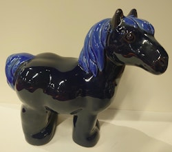 Hest i keramikk