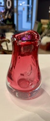 Rosa vase fra Magnor Glassverk