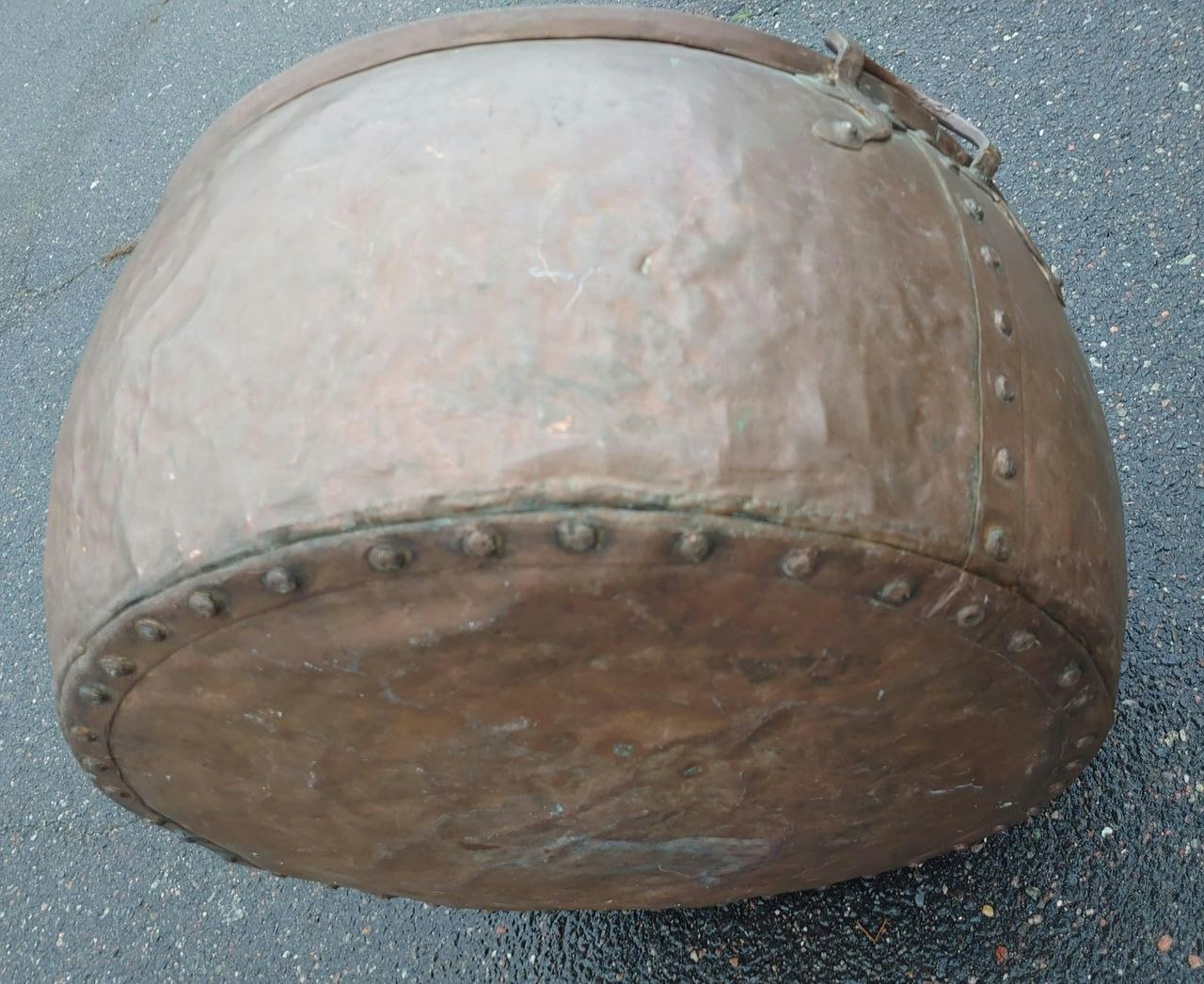 Stor antikk kobberdunk