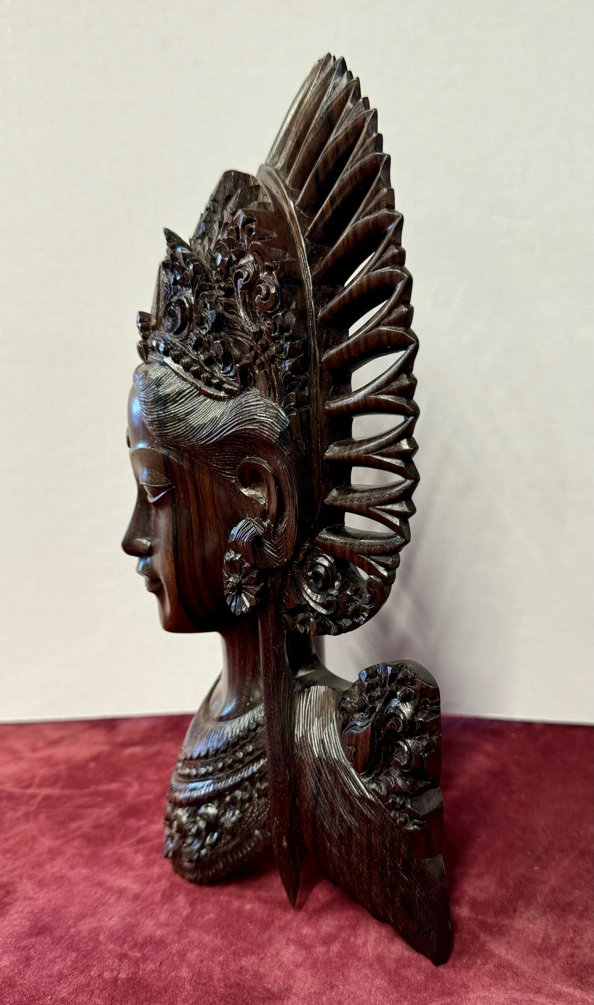 Dekorativ figur i ibenholt