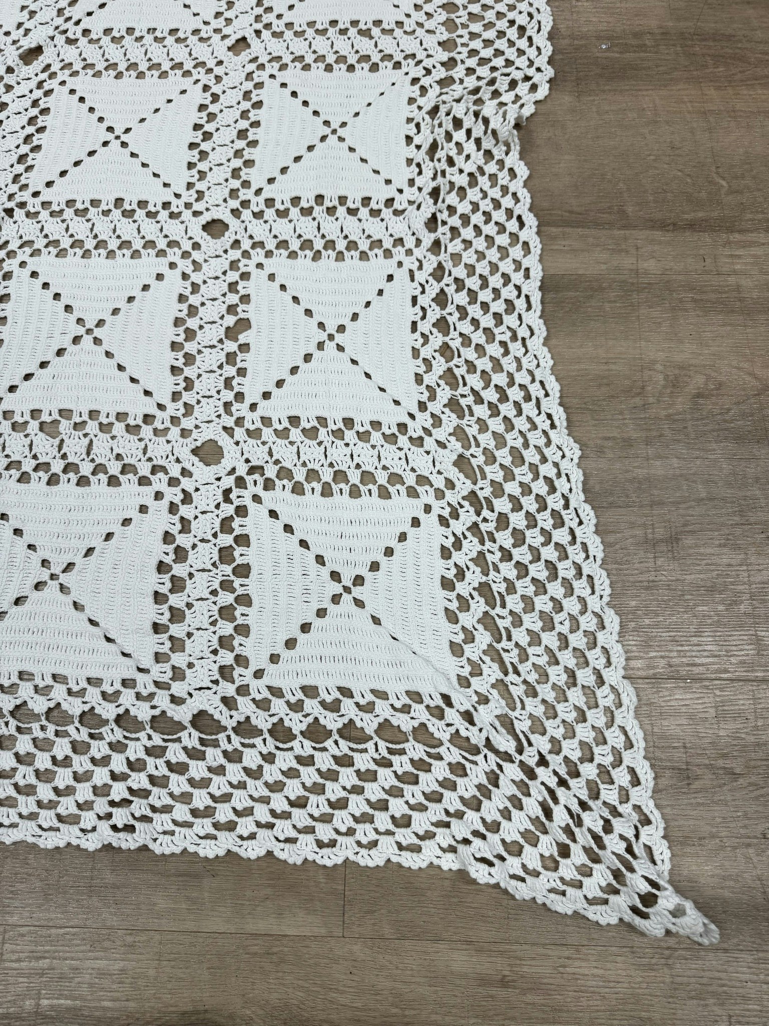 Heklet Sengeteppe 230 x 220 cm.