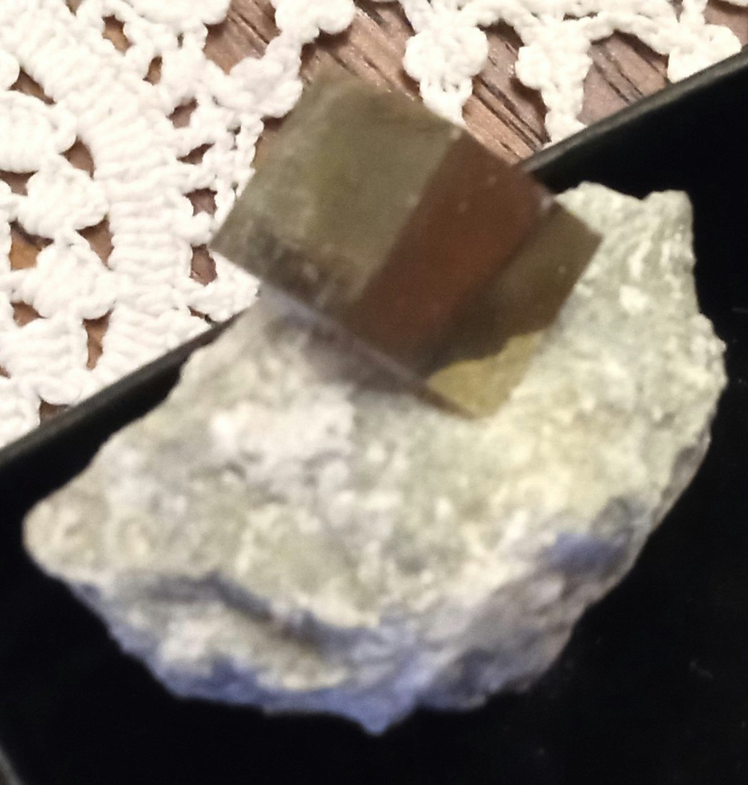 Pyritt ,svovelkis-jernsulfid,
