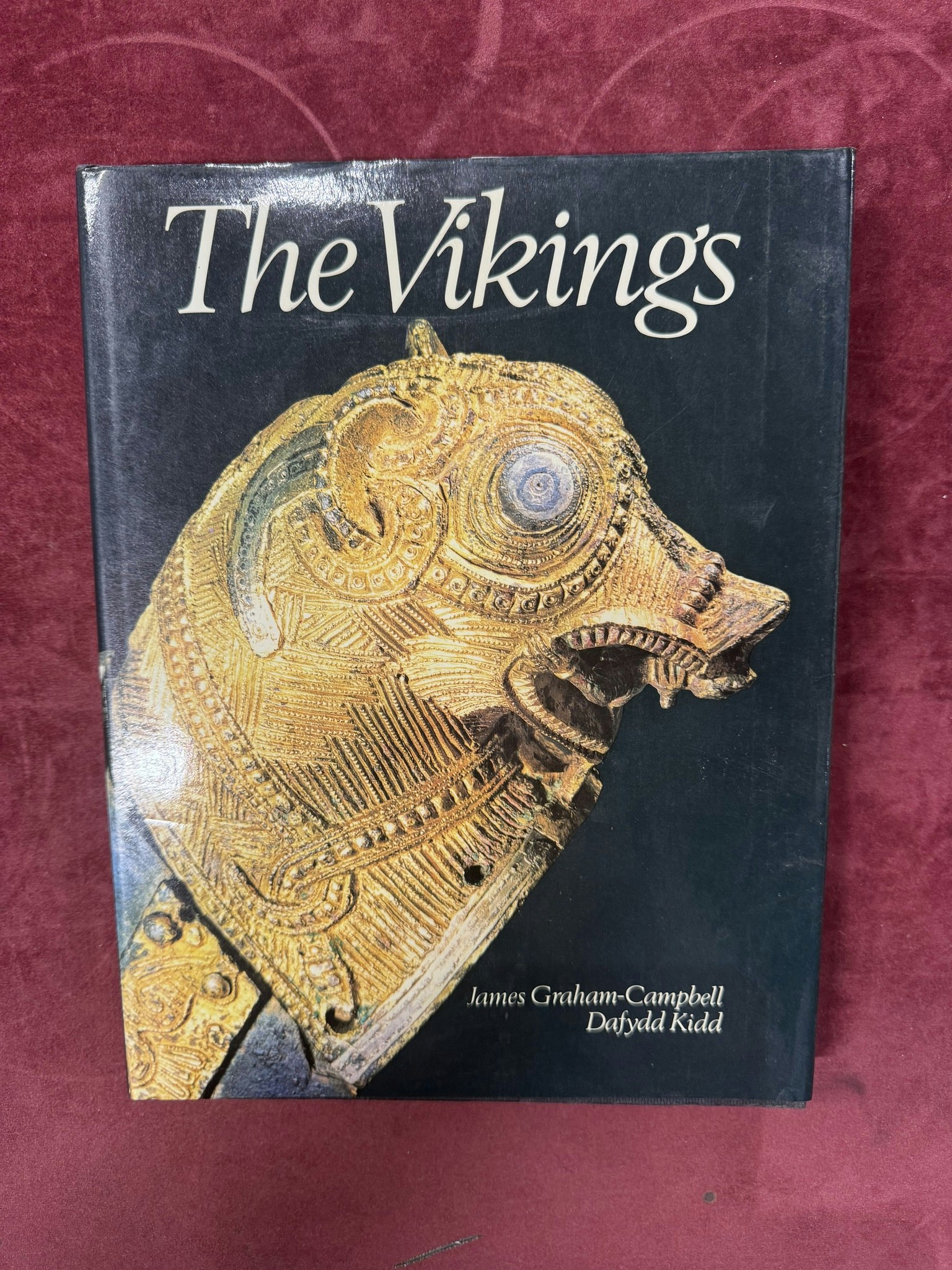 Bok. « The Vikings»» James Graham- Campbell Dayfydd Kidd.