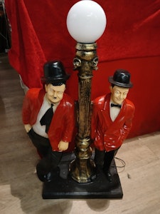Heland og Halvan Lampe