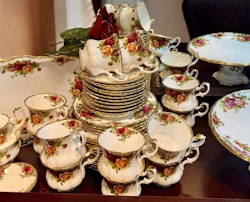 Old Coutry Roses ,  Royal Albert