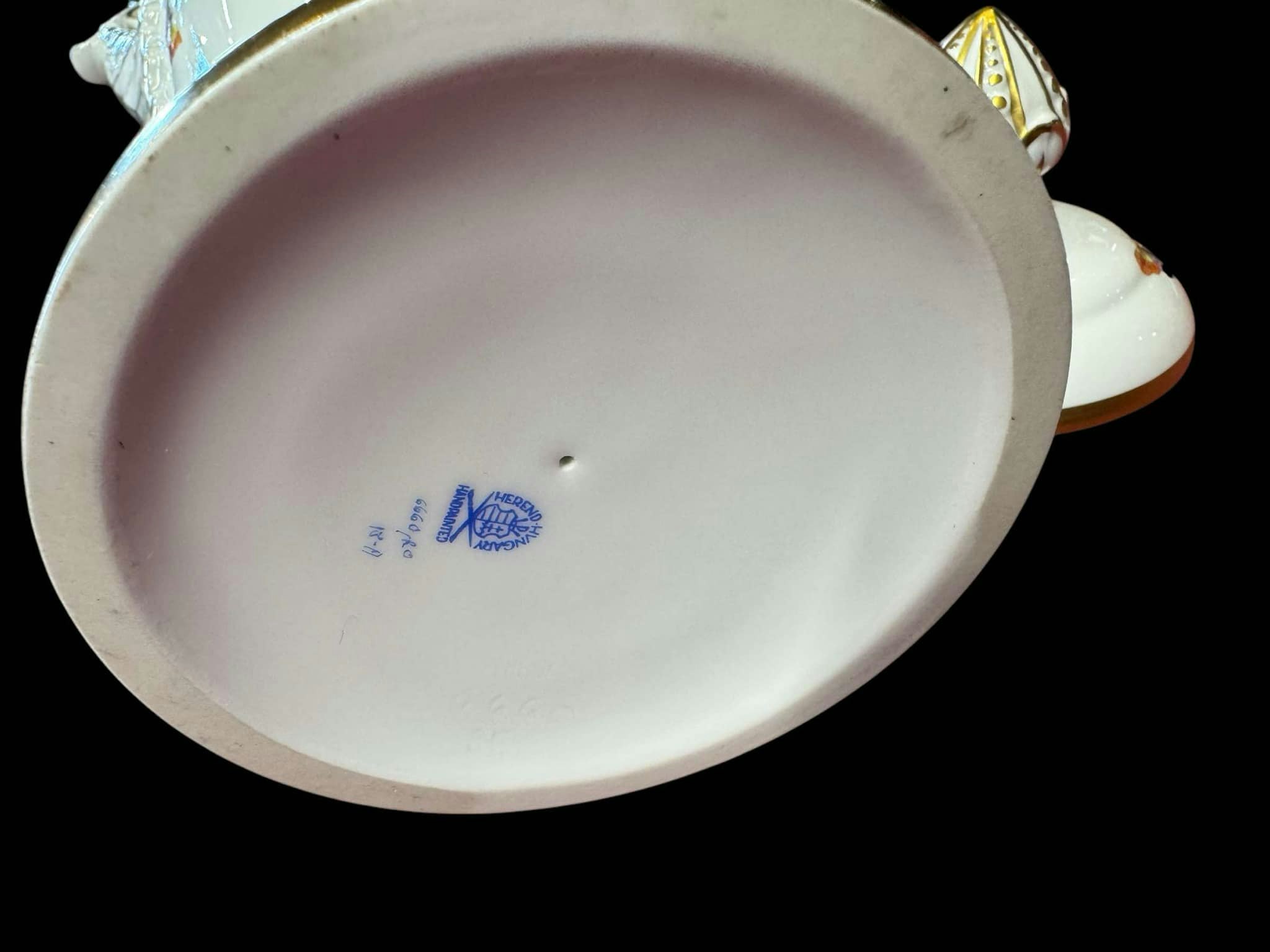 Herend Urne med lokk. Høyde 38 cm.