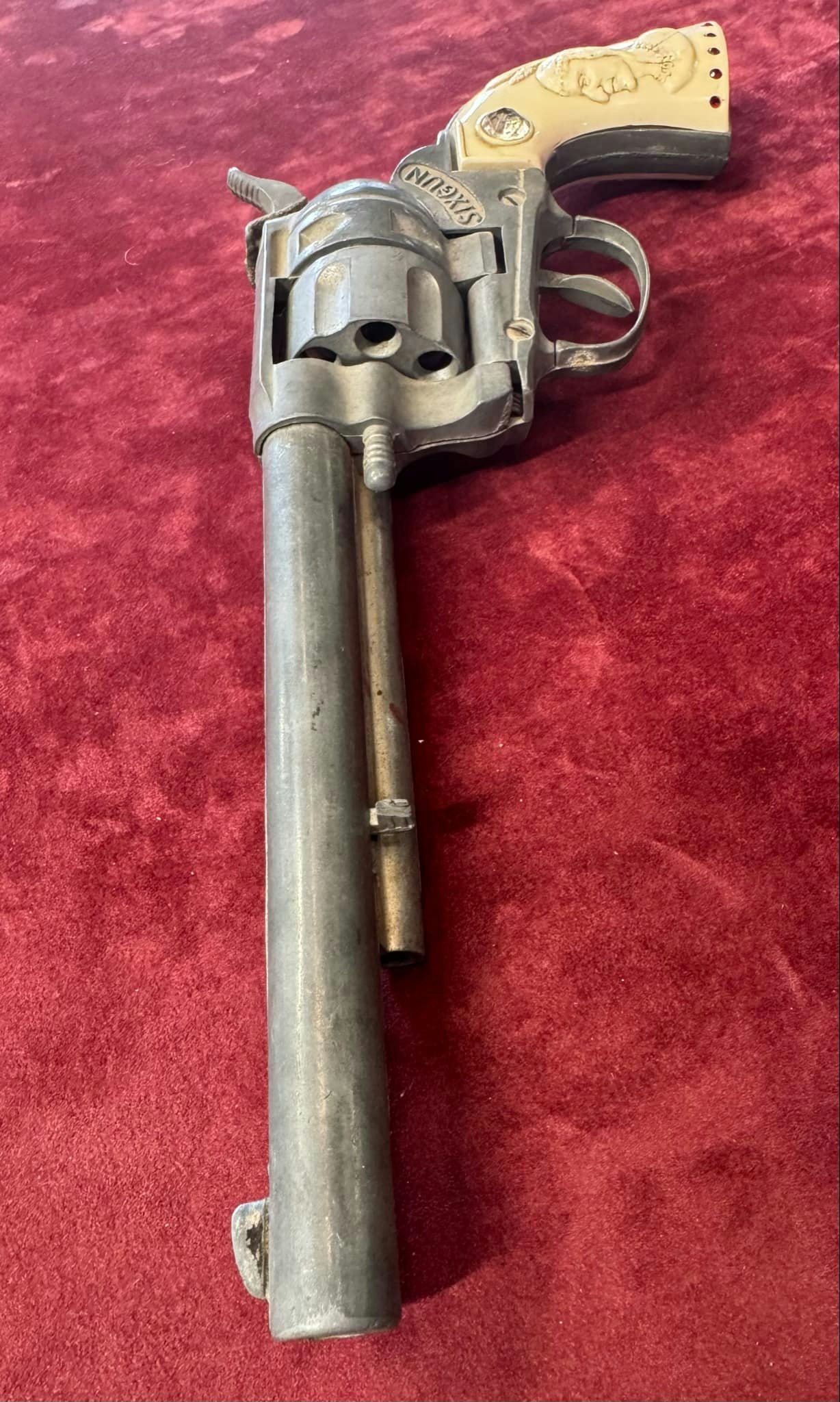 Lekepistol «Sixgun» kruttlapp pistol fra 1950-tallet.