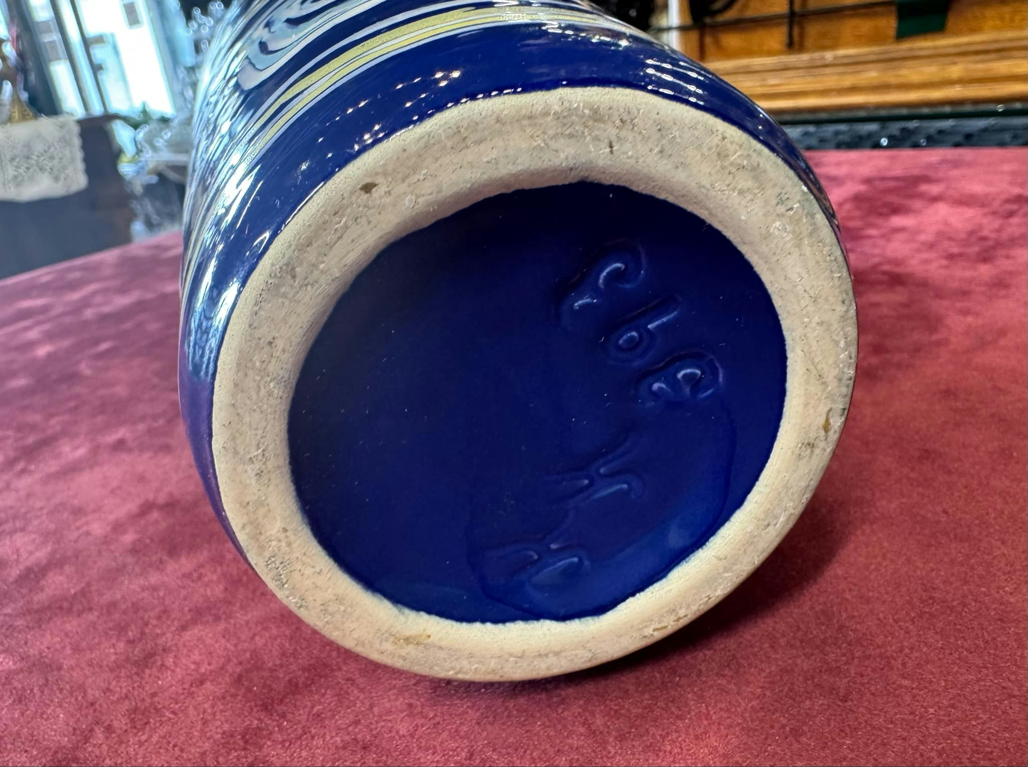Vase fra Kråkerøy Keramikk. Høyde 26 cm.