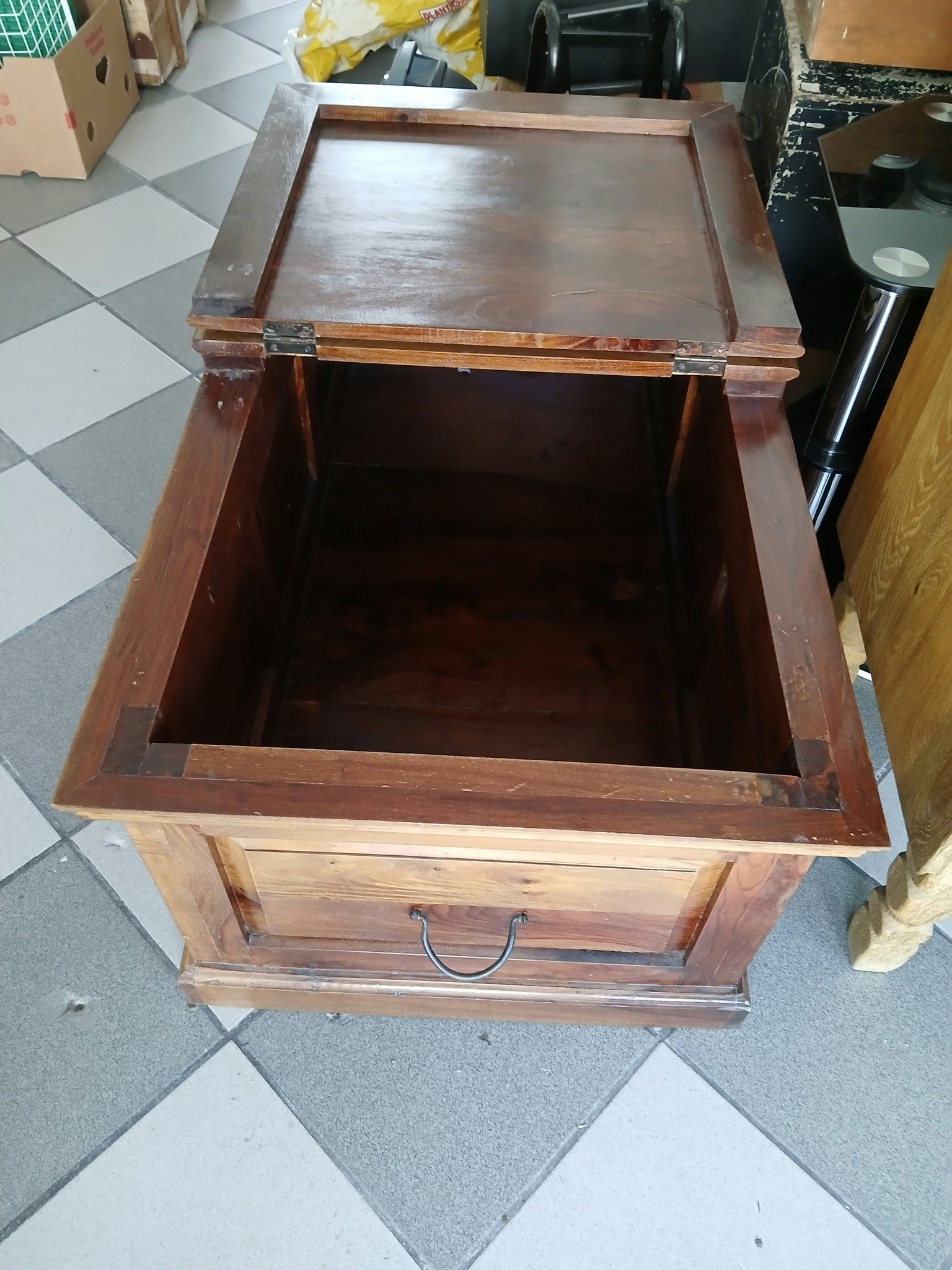 Kiste bord , helt og pent , 110x60x44 cm ,