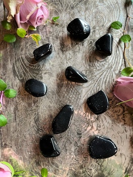 Svart Obsidian (trumlade) AA