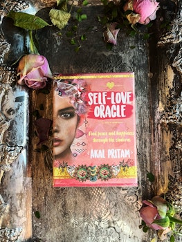 Self-Love Oracle cards, akal pritam