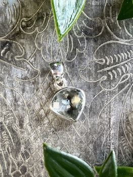 Kristallhänge  med lime citrin (prasolit)  sterling silver hjärtform