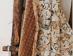 Safaridjur, brun minky
