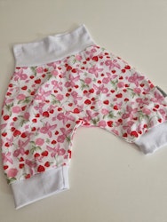 Baggyshorts jordgubbar storlek 74/80