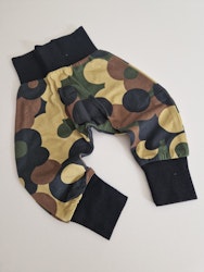 Baggybyxor camo storlek 50/56