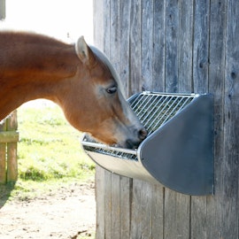 Slowfeeder / foderautomat för hästar