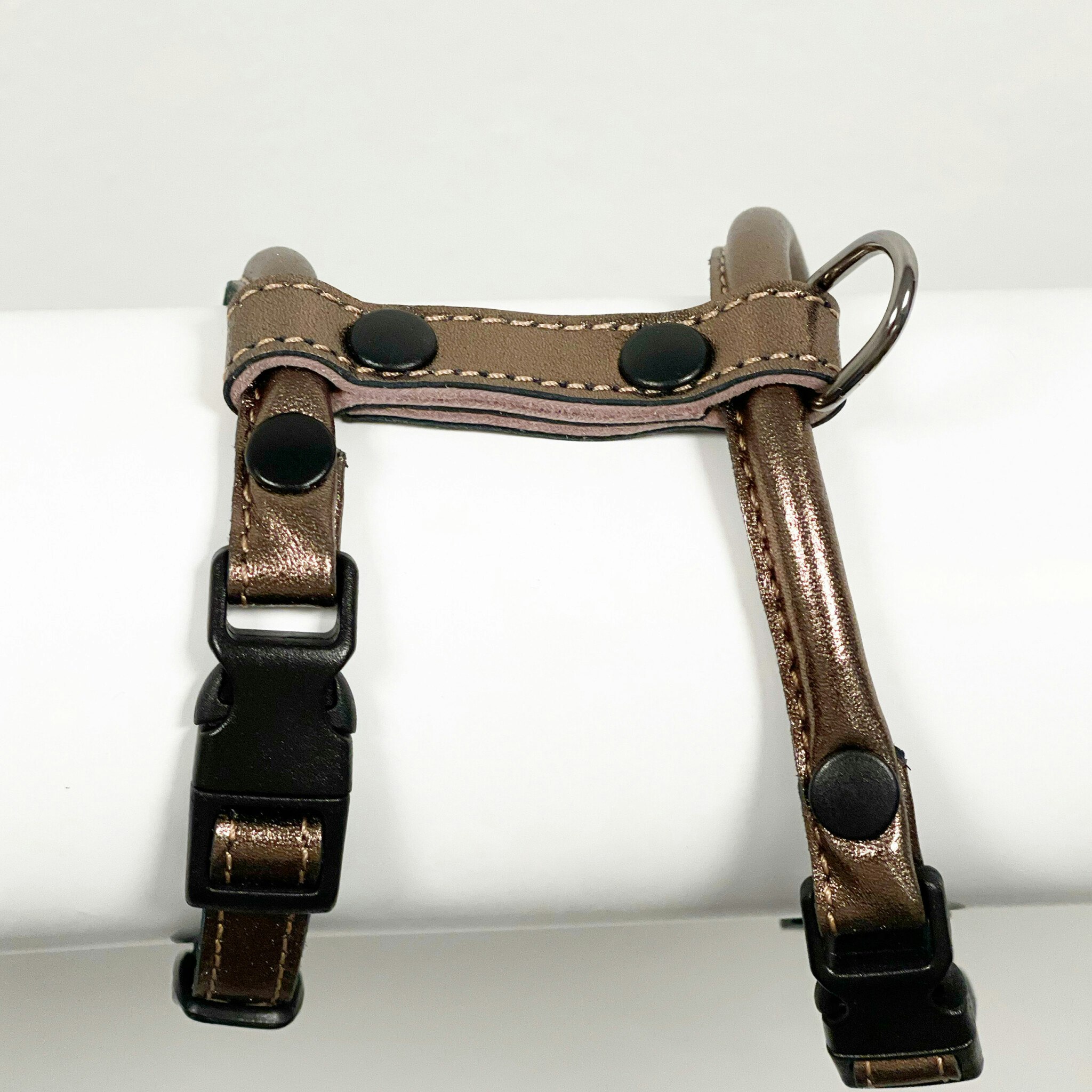 Del Mar Round Stitched Leather Harness Metallic Bronze