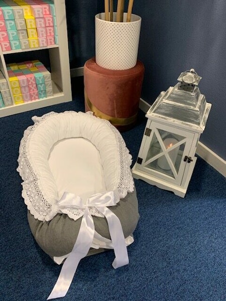 Babynest mörkgrå/vit lin