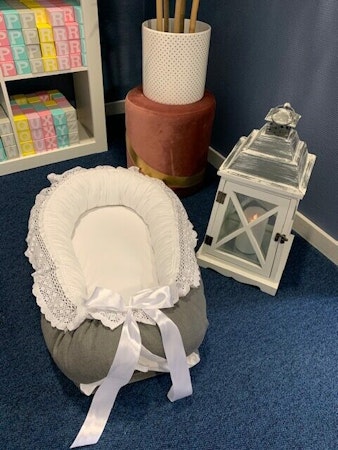 Babynest mörkgrå/vit lin