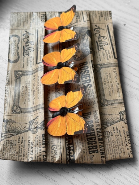 3-pack orange fjäril med clip 5 cm